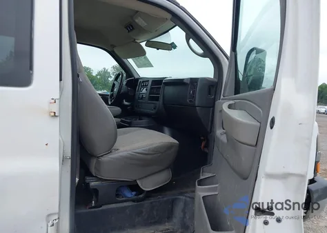 2008 Chevrolet Express G3500 Ls z USA, uszkodzony, nr VIN 1GAHG39K581171068